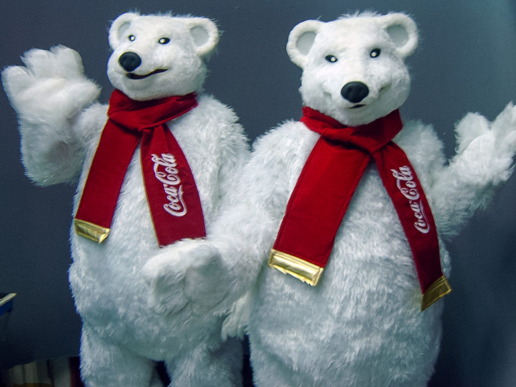 Bonecos de vestir dos ursos da Coca Cola